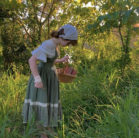 Regency Aesthetic Outfit, Country Side Aesthetic Outfits, Folks Aesthetic, Rosemarie Core, Cottagecore Farm Outfit, Gardening Aesthetic Outfit, Farmer Outfit Aesthetic, Prarie Core Aesthetic Clothes, Irish Fairy Aesthetic