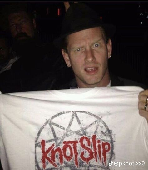 Corey Taylor Funny, Slipknot Funny, Mick Thomson, Paul Gray, Silly Bands, Corey Taylor, Band Humor, Band Memes, 웃긴 사진