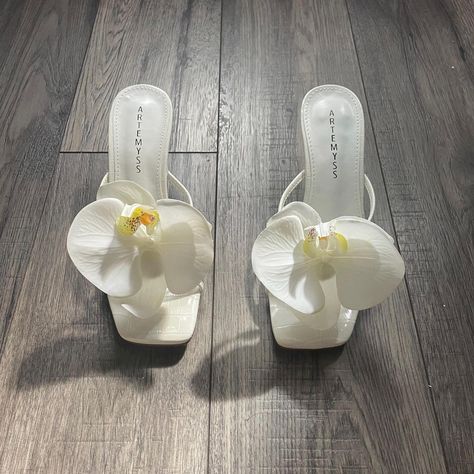 White Heels Flowers, White Flower Heels, Heels Flower, Open Toe Sandals Heels, Butterfly Heels, Strap Sandals Heels, Flower Heels, Necklace Gift Box, Double Strap Sandals