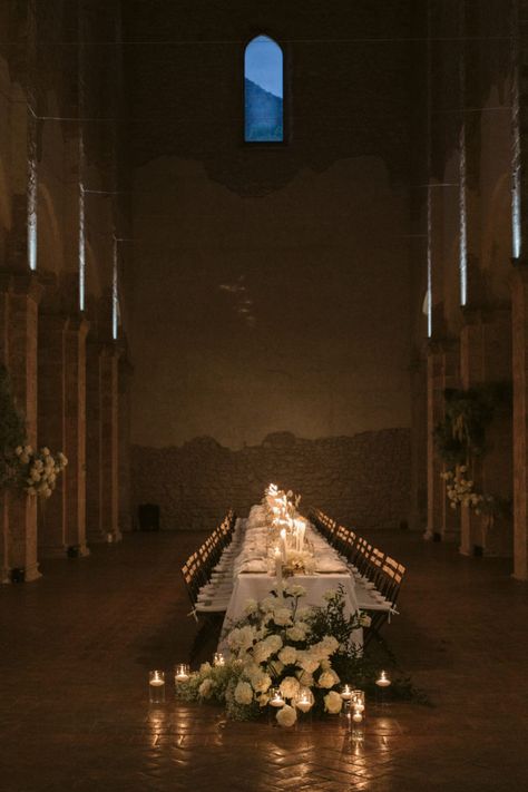 Lighting Backdrop Wedding, The Movies, Italy Wedding Venues, Romantic Italian Wedding, Portuguese Wedding, Romantic Italian, Art Gallery Wedding, Getting Married In Italy, Grand Hall