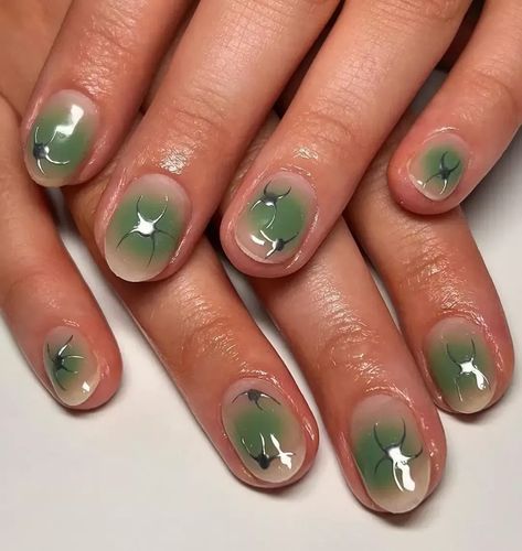 Short Nail Designs Elegant, Green Unique Nails, Short Nail Art Ideas Simple, Short Masc Nail Designs, Aura Short Nails, Green Short Nails Ideas, Green Short Nail Designs, Short Manicure Designs, Green Gel Nail Designs