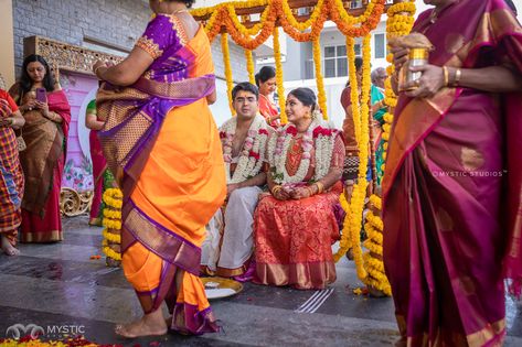 Tamil Brahmin Weddings are fun to shoot, as both the families celebrates with lots of fun and rituals. Few important rituals are Oonjal ceremony, Kanyadhaanam & Mangalya Dharanam. Tamil Brahmin Wedding, Oonjal Wedding, Explore World, Marriage Day, Happy Husband, Tamil Wedding, Professional Wedding Photography, Wedding Scene, Creative Wedding Photography