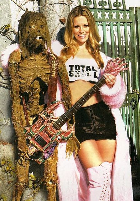 diana-and-thoth:  I just saw her on stage a couple of hours ago! I would do anything for this sect beast Sherri Moon Zombie, Girls And Corpses, Sheri Moon, Sheri Moon Zombie, The Devil's Rejects, White Zombie, Rob Zombie, Zombie Halloween, Classic Horror