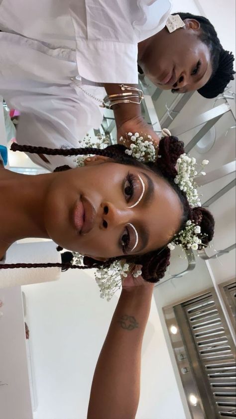 Wedding Crown Black Women, Flower Hairstyles Black Women, Braids With Flowers Black Women, Flowers In Locs, Black Princess Hairstyles, Formal Natural Hair Black Women, Formal Hairstyles For Black Women, Braid Photography, Styles For Natural Hair