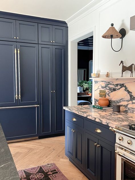 Design Smart: Kate Pearce’s Pearls of Wisdom No Upper Cabinets, Blue Cabinet, Inset Cabinetry, Pearls Of Wisdom, Frameless Cabinets, Rta Cabinets, Cabinet Wall, Office Designs, Integrated Appliances