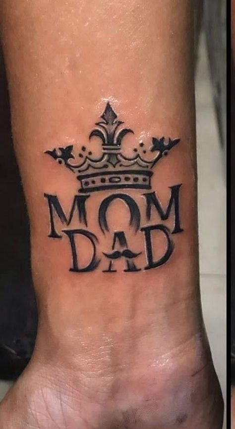 Tato Family, Tato Simple, Name Tattoos For Men, Forearm Word Tattoo, Tato Nama, Couple Wrist Tattoos, Fate Tattoo, Rip Tattoos For Mom, Tattoo Main