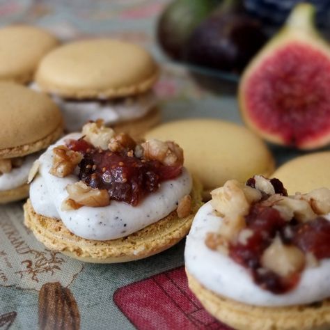 Savoury Macarons, Goat Cheese Fig Jam, Goat Cheese Fig, Macaron Filling, Macaron Flavors, Macaron Cookies, Italian Meringue, Goats Cheese, Macaroon Recipes