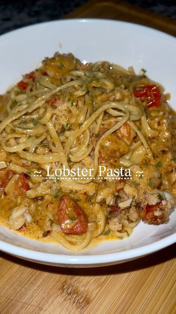 EatsByTweet on Instagram: "Lobster Pasta with a creamy white wine sauce 😍 Let’s get into it! Would you eat this ? Let me know in the commentsss ❤️ Ingredients Lobster Linguine Shallot Garlic Cherry Tomatoes Heavy cream parmesan White wine or white wine vinegar Chicken stock ( optional, sub pasta water) Red pepper flakes Cajun seasoning Garlic powder Onion powder Cayenne Charred Chile lime blend ( fire&smokesociety) Lemon Butter Parsley • #lobster #pasta #foodstagram #macaroni #noodle #delicious #spaghetti #recipe #cook" Lobster Linguine With White Wine Sauce, Pasta Casserole Dishes, Lobster Pasta Recipe, Lobster Linguine, Lobster Cream Sauce, Creamy White Wine Sauce, Lobster Pasta, Delicious Spaghetti, Vinegar Chicken