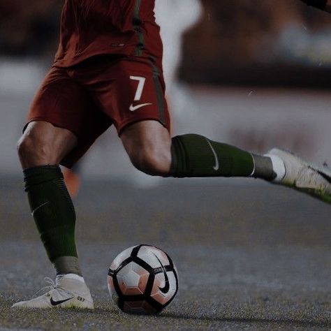 Red Soccer Aesthetic, Kulti Aesthetic, Heartbreaker Aesthetic, Futbol Aesthetic, Sports Aesthetics, Soccer Aesthetic, Aesthetic Football, Ball Aesthetic, Whatsapp Wallpaper Cute