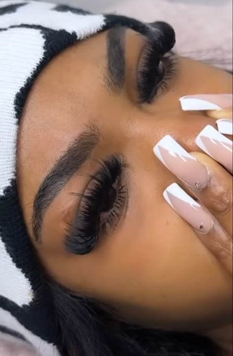 Eyelash Extensions Styles Long, Dramatic Eyelashes Extensions, Short To Long Lash Extensions, Eyelash Extensions Styles Black Women, Full Volume Wispy Lashes, 14-16 Mm Lashes, 17 Mm Eyelash Extensions, Lash Length Extensions, Wispy Volume Set Lash Extensions