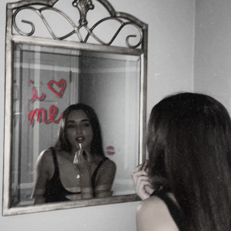 Mirror Photography, Valentine Photo Shoot, Valentine Picture, By Any Means Necessary, Valentines Day Photos, Creative Photoshoot Ideas, Selfie Poses Instagram, Mirror Ideas, Foto Tips