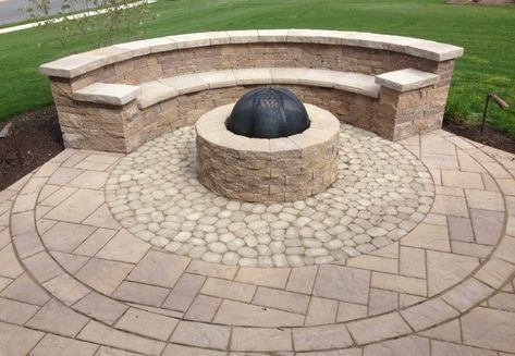 Paver Patio Ideas, Seating Wall, Outside Fire Pits, Fire Pit Materials, Outdoor Fire Pit Designs, Modern Fire Pit, Fire Pit Landscaping, Stone Patio, Stone Fire Pit