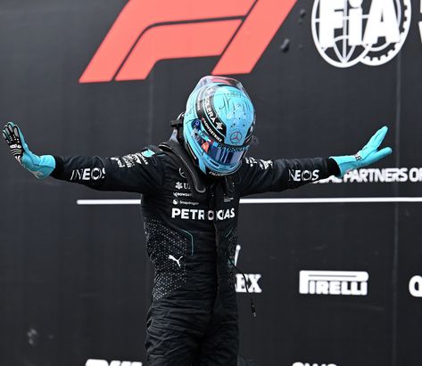 George Russell did a thing, iconic “T” pose to celebrate POLE POSITION at the Canadian Grand Prix on Saturday 🏁 #georgerussell #georgerussell63 #georgerusselledit #mercedesf1 #mercedesamgf1 #f1driver #f1 #mercedesf1team #qualifications #poleposition #canadiangp #maxverstappen #landonorris #landonorris🇬🇧 #landonorrisfan Who will win the Canadian GP today T Pose, Fia Formula 2 Championship, Canadian Grand Prix, F1 Memes, Mick Schumacher, George Russell, Last Ride, Formula Racing, Amg Petronas