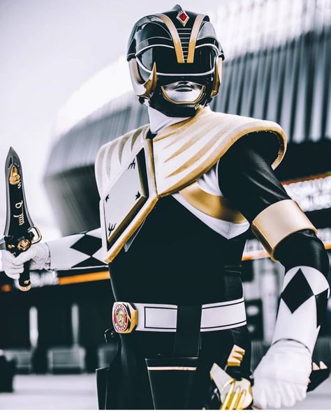 Azael Garcia Salas / Mr. Azlo on Instagram: “Legendary Mastodon Black Ranger helmet, made by us, thank you so much to my friend @jedi.ninja.ranger for sharing our work.…” Mmpr Black Ranger, Power Rangers Black Ranger, Black Power Ranger, Power Rangers Pictures, Power Rangers Black, Power Ranger Black, Dino Rangers, Green Power Ranger, Power Rangers Megazord