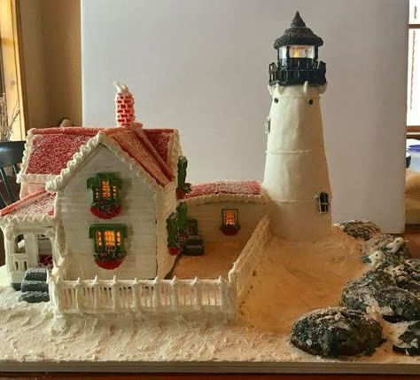 Lighthouse Template, Gingerbread Lighthouse, Gingerbread Competition, Graham Cracker Gingerbread House, Xmas Cakes, Nubble Lighthouse, Gingerbread Art, Gingerbread Creations, Cool Gingerbread Houses