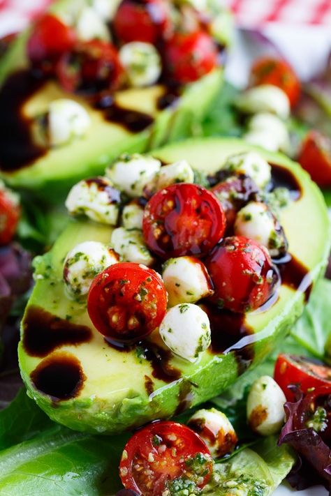 Caprese Stuffed Avocado, Stuffed Avocados, Tomatoes And Mozzarella, Stuffed Avocado, Pesto Cheese, Mozzarella Salad, Low Carb Salad, Cheese Pies, Balsamic Reduction