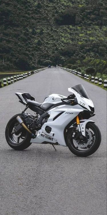 R6 Wallpaper, White Bike, Image Moto, White Motorcycle, Motorcross Bike, Bike Aesthetic, Custom Sport Bikes, Yamaha Bikes, Motorcycle Aesthetic