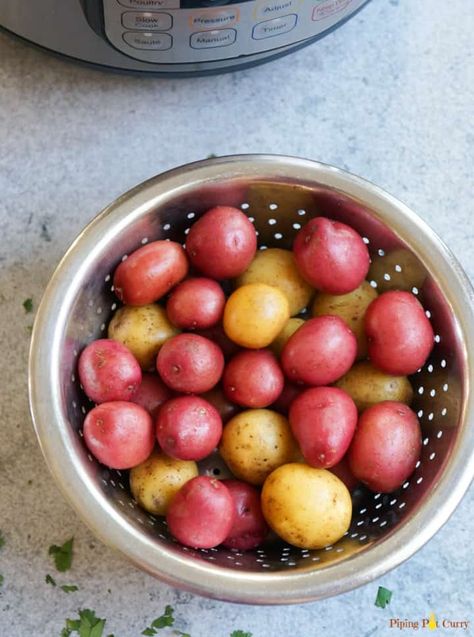 Super easy Instant Pot Steamed Baby Potatoes ready in less than 20 minutes.  These baby potatoes are perfect to season and enjoy as a side with some rice or protein Protein Potatoes, Instant Pot Baby Potatoes, Potatoes Pressure Cooker, Instant Pot Red Potatoes, Instant Pot Potatoes, Instant Pot Vegan Recipes, Smashed Red Potatoes, Instant Pot Steam, Ww Blue Plan