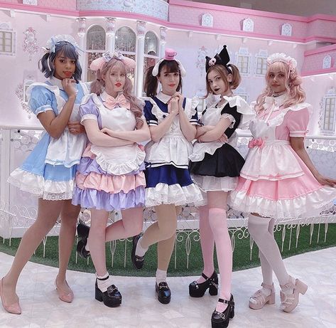 Butler Cafe, Cafe Uniform, Maid Cafe, Kitty Cafe, Chefs Kiss, Maid Cosplay, Maid Sama, Maid Outfit, Cafe Style