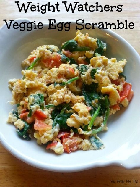 Weight Watchers Veggie Egg Scramble is a simple and easy egg breakfast recipe that everyone will love! Veggie Egg Scramble, Egg Breakfast Recipes Easy, Easy Egg Breakfast, Egg Scramble, Creamy Tomato Basil Soup, Yummy Healthy Breakfast, Weight Watchers Breakfast, Weight Watchers Recipes, Weight Watchers Breakfast Recipes