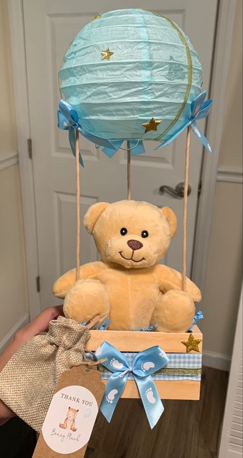 Cute teddy bear and hot air balloon theme party table decoration for a boy baby shower. Teddy Bear Hot Air Balloon Theme, Baby Boy Teddy Bear Shower Ideas, Air Balloon Theme Party, Bear Shower Ideas, Hot Air Balloon Theme Party, Teddy Bear Baby Shower Centerpiece, Balloon Theme Party, Party Centerpieces Diy