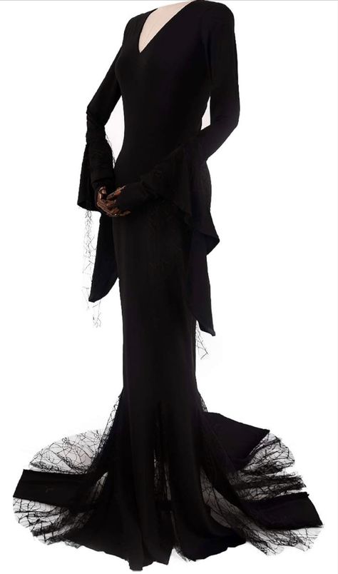 The addams family Diy Morticia Addams Dress, Long Black Dress Halloween Costume, Gothic Long Dress, Morticia Addams Dress, Black Dress Halloween, Morticia Addams Costume, Goth Icon, Black Dress Halloween Costume, Classic Goth