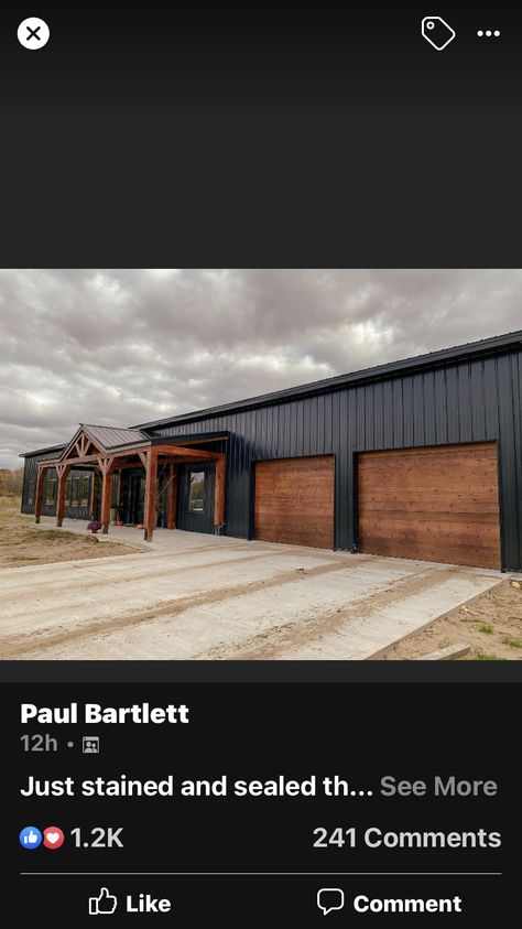 Metal Building Home Exterior Colors, Black Metal Barndominium, Metal Shop Exterior, Black And Wood Barndominium, Barnomium House, Black Bardominum Ideas, Shop House Interior Ideas, Black Shop House, Barndominium Garage Ideas