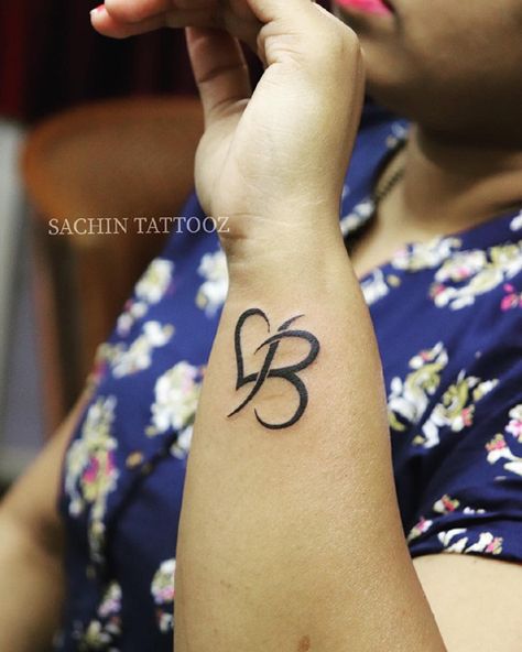 B Letter Tattoo With A Heart Letter B Tattoo Ideas Design, B With A Heart Tattoo, B Tattoo Letter Heart, Heart B Tattoo, Brian Tattoo Name, B Name Tattoo, A B Tattoo, B Heart Tattoo, Letter Tattoo On Hand