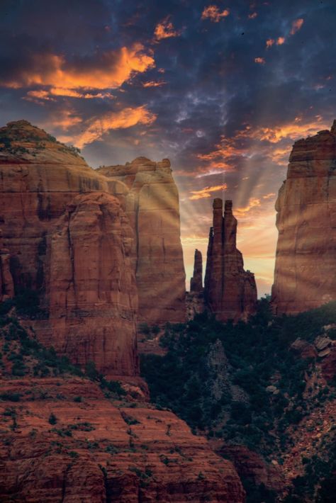 Cathedral Rock Sedona, Sedona Arizona Travel, Arizona Sunrise, Monument Valley Arizona, Cathedral Rock, Arizona Photography, Arizona Landscape, Two Years Later, Gorgeous Scenery