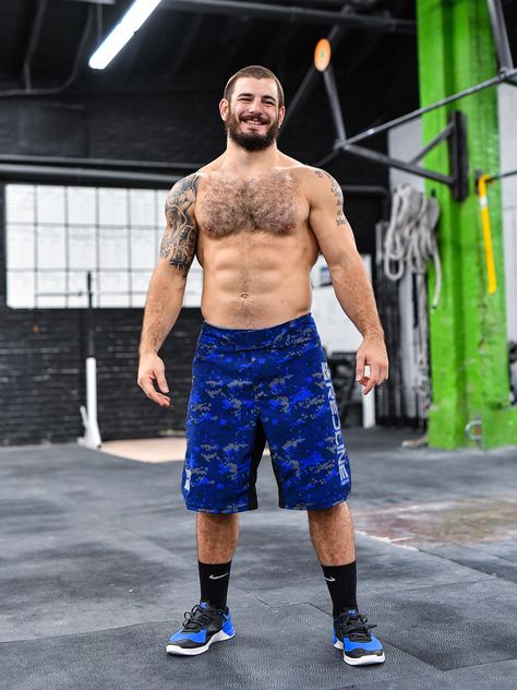 Training with Mat Fraser: Inside the gym with the 2016 CrossFit Games champion Fraser Crossfit, Matt Fraser, Mat Fraser, Scruffy Men, Bear Men, Shirtless Men, Sport Man, Powerlifting, Perfect Man