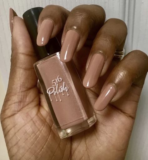 Earth Tone Manicure, Matt Brown Nails, Best Nail Color For Tan Skin, Nude Nails For Black Women, Dark Skin Nail Color, Basic Manicure, Dark Hands, Easy Toe Nail Designs, Nail Paint Shades