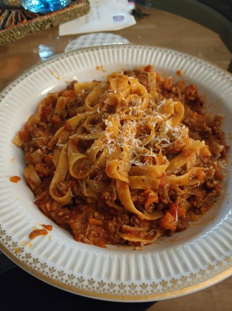 Homemade Tagliatelle, Tagliatelle Bolognese, Pasta Bolognese, Food Therapy, Yummy Comfort Food, Dessert Pictures, Dinner Wedding, Fancy Dinner, In Laws