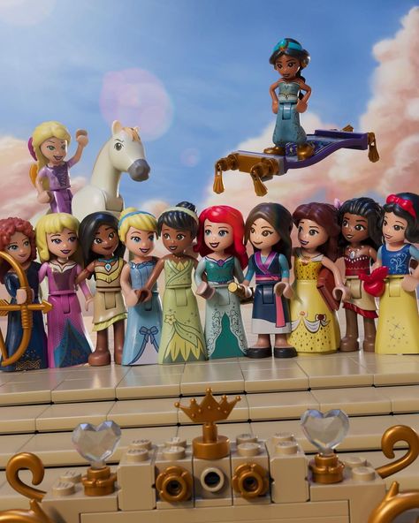 LEGO on Instagram: “Once upon a time there was a gathering of the strong, kind and courageous LEGO Disney Princesses. 👑 #UltimatePrincessCelebration” Lego Cinderella, Disney Princess Logo, Lego Disney Princess, Disney Queens, Disney Princess Characters, Anniversaire Harry Potter, Lego People, Christmas Paintings On Canvas, Disney Face Characters