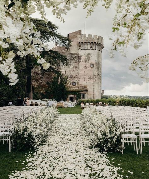 Italian Castle, Twilight Wedding, One Day Bridal, Stunning Wedding Venues, Boat Sailing, Honeymoon Suite, Ceremony Design, Dream Venue, Dream Wedding Venues