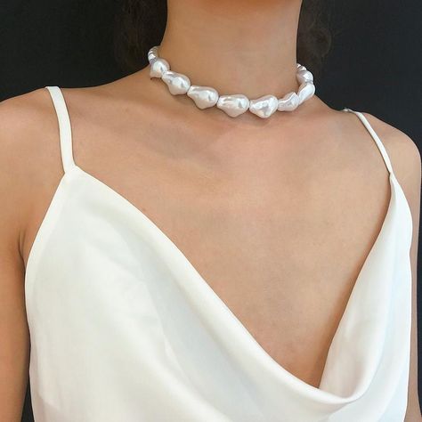 Bohemia Natuarl Pearl Choker Necklace Minimalist Beaded | Etsy Gothic Baroque, Necklaces Women, Friend Jewelry, Best Friend Jewelry, Friendship Jewelry, Heart Choker, Baroque Pearl Necklace, Neck Jewellery, Pearl Choker Necklace