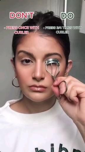 Best Mascara Technique | Dos vs Don'ts Cute Black On Black Outfits, Black Hair With Makeup, How To Put On Mascara For Beginners, Make Up For Beginners Tutorials, Makeup Styles To Try, Eye Make Up Ideas, Mascara Techniques, Eye Lash Makeup, Cute Makeup Ideas