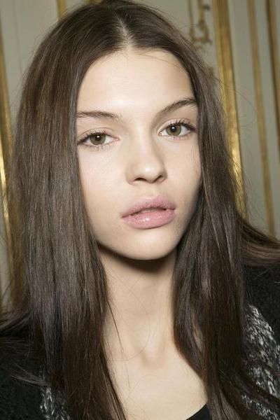 #brunette #color #hair Pale Lipstick, Kate Bogucharskaia, Bare Beauty, Haircut And Color, Soft Hair, Gorgeous Makeup, Beauty Inspiration, Pretty Face, Green Eyes