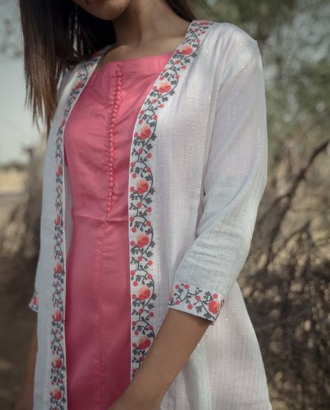 Plain Suit Design, Plain Suit, Churidar Designs, Simple Kurti Designs, Salwar Designs, Kurti Designs Latest, Kurti Embroidery Design, Long Kurti Designs, Kurta Neck Design