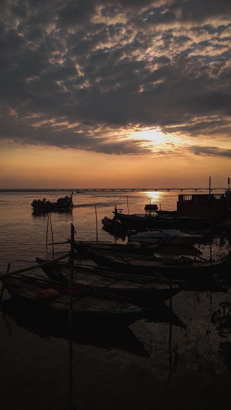 From Patna, Bihar Varanasi Photography Beautiful, Patna Bihar, Vintage Photo Editing, Sunrise Photos, Travel Pictures Poses, Adventure Travel Explore, Hipster Wallpaper, Ocean Sunset Photography, Varanasi