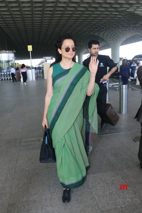 Kangana Ranaut Spotted At Airport In Mumbai Departure - Gallery #KanganaRanaut #Airport #Mumbai Kangana Ranaut Airport Look, Kangana Saree Look, Kangana Ranaut Saree Airport, Kangna Ranaut Saree, Kangana Ranaut Saree, Indian Formals, Kangna Ranaut, Traditional Textiles, Kangana Ranaut