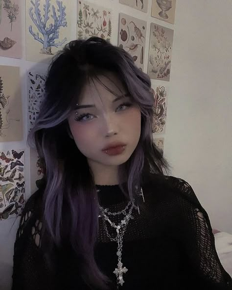 Short Dyed Hair, Black Hair Dye, Goth Hair, Dyed Hair Inspiration, Pretty Hair Color, Hair Stylies, Dye My Hair, Hair Dye Colors, Hair Inspiration Color