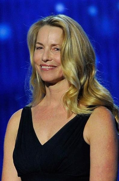 Laurene Powell Jobs Laurene Powell Jobs, Job Pictures, Humanitarian Work, Self Made Millionaire, Wealthy Women, Richest In The World, Rich Women, Bill Gates, Rich People