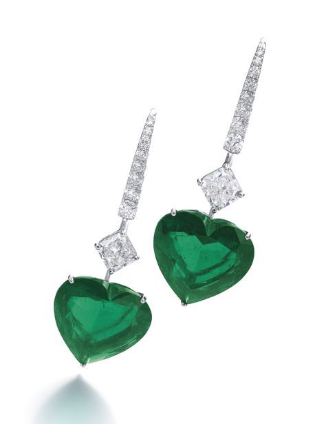 Graff Jewelry, Emerald And Diamond Earrings, Heart Shaped Engagement Rings, Amazing Earrings, Graff Diamonds, Diamond Cufflink, Titanic Jewelry, Tiaras Jewellery, Green Collection