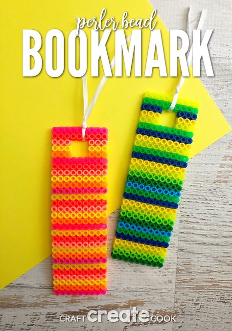 Book Perler Beads, Perler Bead Bookmarks, Bead Bookmarks, Perler Bead Designs, Hamma Beads Ideas, Easy Perler Bead Patterns, Pearl Beads Pattern, Fuse Bead Patterns, Hama Beads Design