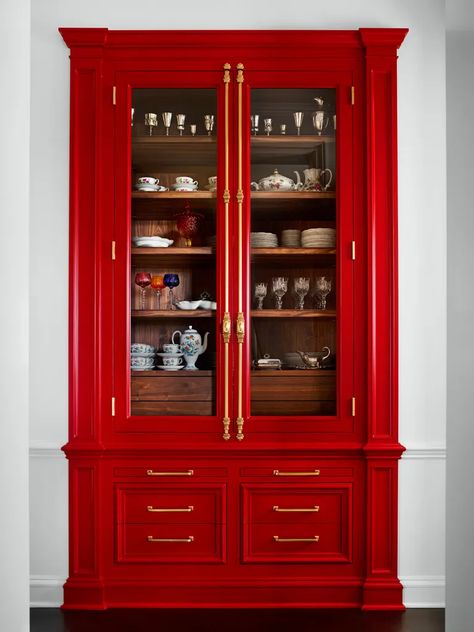 Atlanta Designer Melanie Millner Reimagines a Historic Co-op in Buckhead Credenza Shabby, Vintage French Posters, Red Cabinets, Design Atelier, Whisky Bar, White Marble Tiles, Custom Cabinet, Panel Moulding, Elegant Home