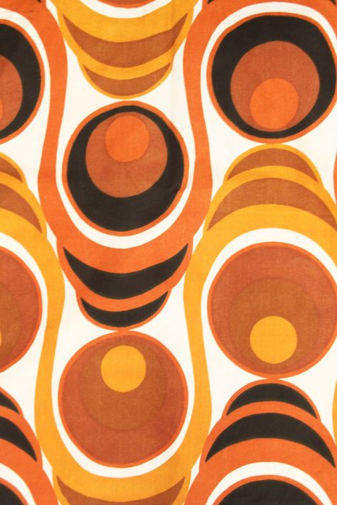 sweet vintage fabric, just listed! #vintagefabric #vintagecurtain #vintageliving #seventies Hippie Fabric Pattern, 70’s Wallpaper, Seventies Pattern, 60s Background, Seventies Aesthetic, 70s Prints, 60s Wallpaper, 70s Patterns, 70s Wallpaper