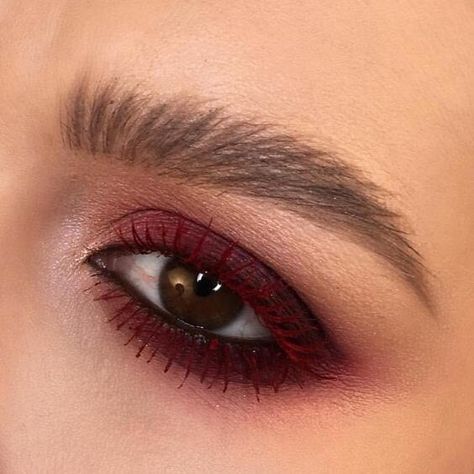 Eyeshadow Burgundy, Burgundy Eye Makeup, Brows Makeup, Maquillage On Fleek, Revolution Eyeshadow, Red Makeup, Natural Brows, Trendy Makeup, Kesha