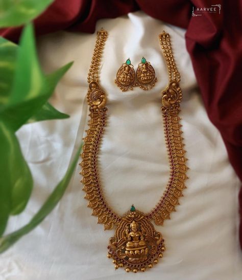 Long Lakshmi Necklace Set ~ South India Jewels Grt Jewellers Necklace Set, Long Necklace Gold Indian Bridal, Seemantham Poses, Long Necklace Gold Indian, Long Haram Gold Jewellery Designs, Kasu Malai, Indian Gold Necklace Designs, Temple Necklace, Temple Jewelry Necklace