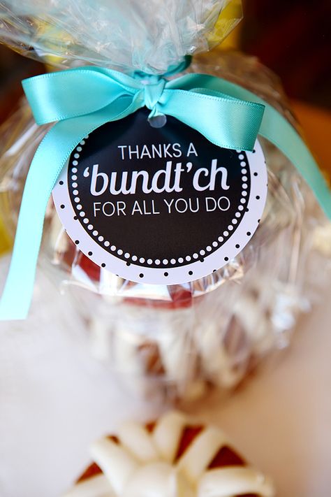 thank-you-bundt-cake...use with bundtlets from nothing bundt cakes! Volunteer Appreciation Gifts, Nothing Bundt, Nothing Bundt Cakes, Volunteer Gifts, Mini Bundt Cakes, Volunteer Appreciation, Thanks A Bunch, Staff Appreciation, Bundt Cakes