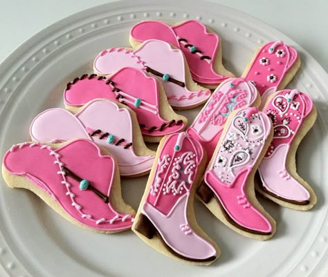 Baby Shower Cookies For Girl, Western Cookies, Cowgirl Cookies, Cowboy Cookies, Hat Cookies, Cookie Connection, Rodeo Birthday, Cowgirl Birthday Party, Anniversaire Harry Potter